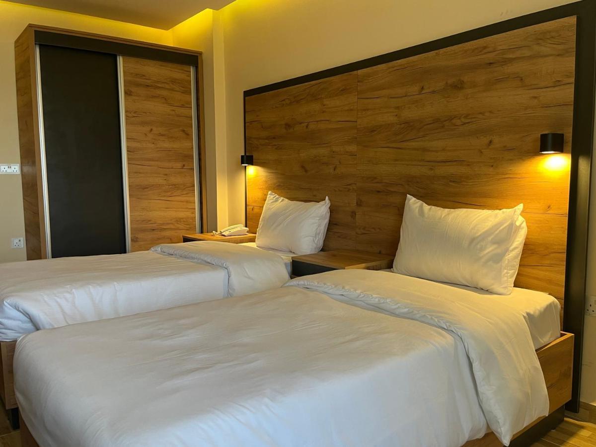 The Palm Hotel Άκαμπα Εξωτερικό φωτογραφία