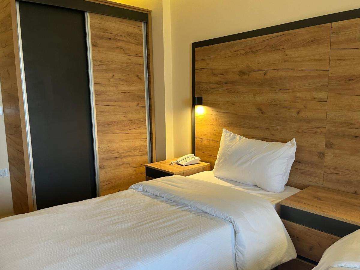 The Palm Hotel Άκαμπα Εξωτερικό φωτογραφία