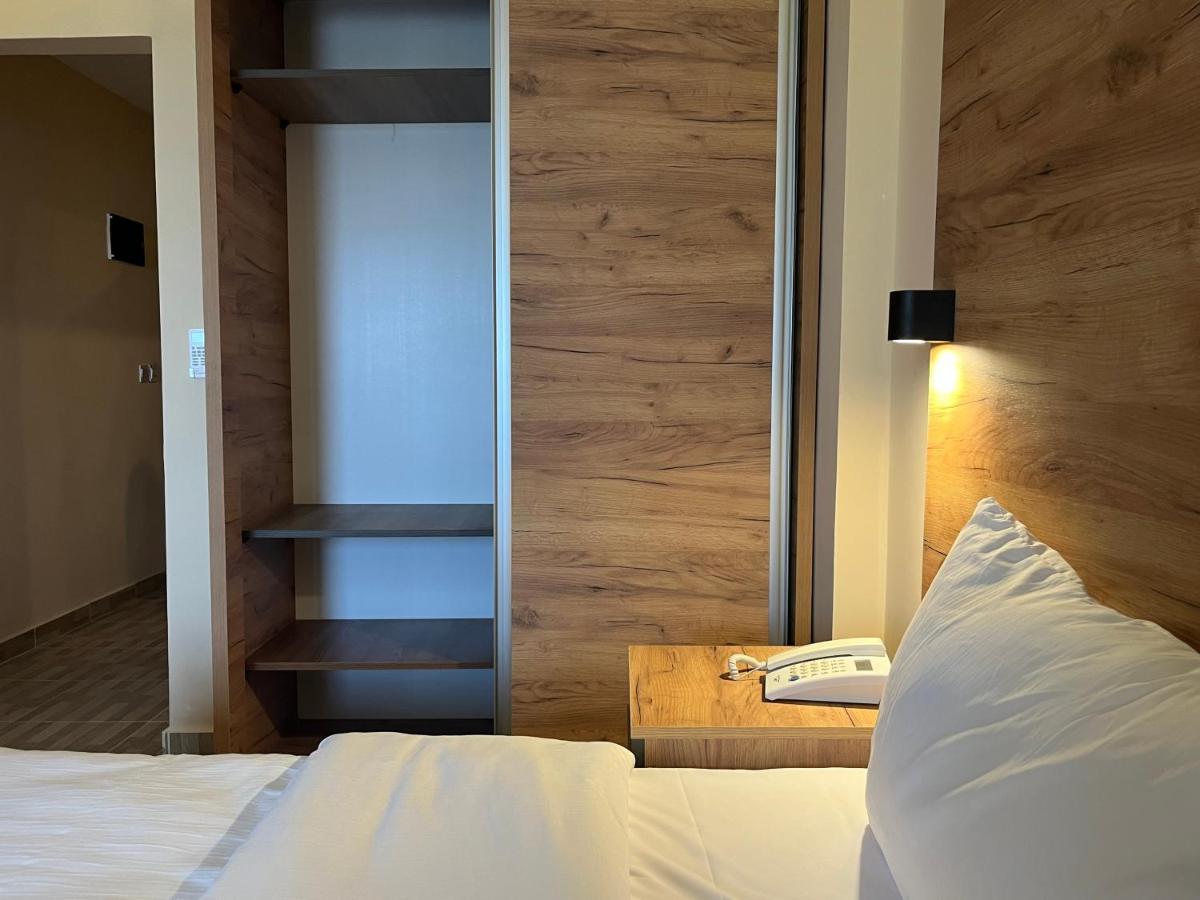 The Palm Hotel Άκαμπα Εξωτερικό φωτογραφία