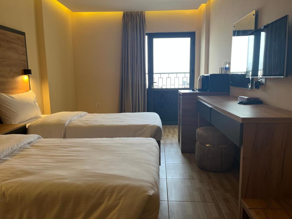 The Palm Hotel Άκαμπα Εξωτερικό φωτογραφία