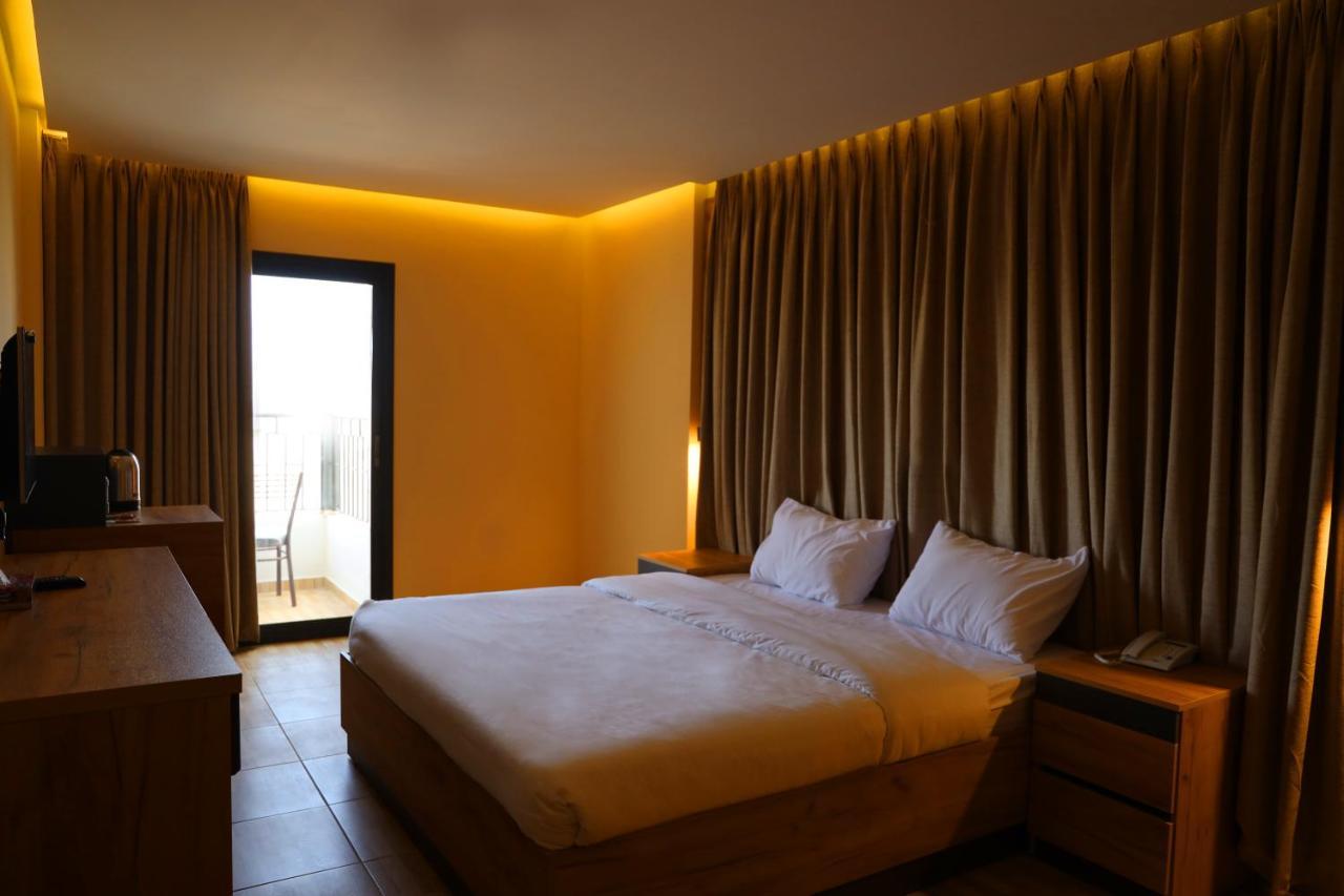 The Palm Hotel Άκαμπα Εξωτερικό φωτογραφία