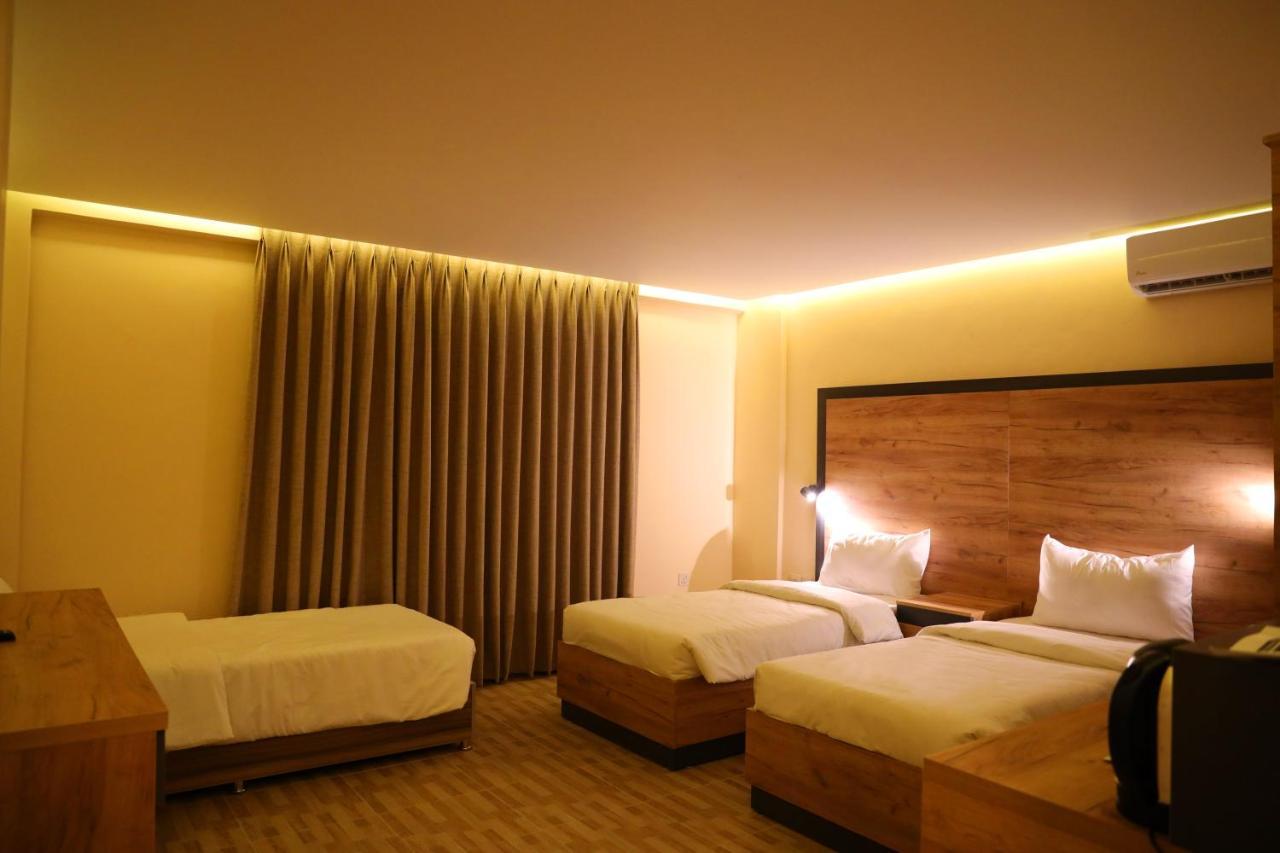 The Palm Hotel Άκαμπα Εξωτερικό φωτογραφία