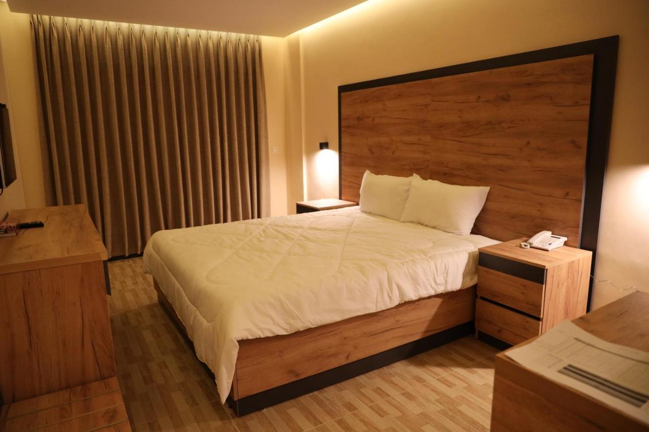 The Palm Hotel Άκαμπα Εξωτερικό φωτογραφία